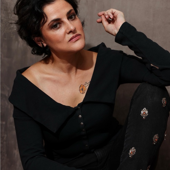 Maeve Black Off-Shoulder Top - Picture 8 of 8